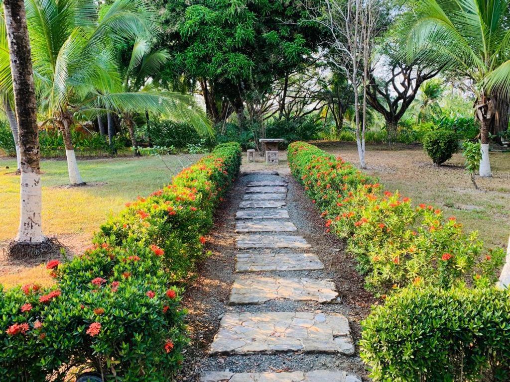 Getaways At Pueblo Real Hotel Quepos Kültér fotó