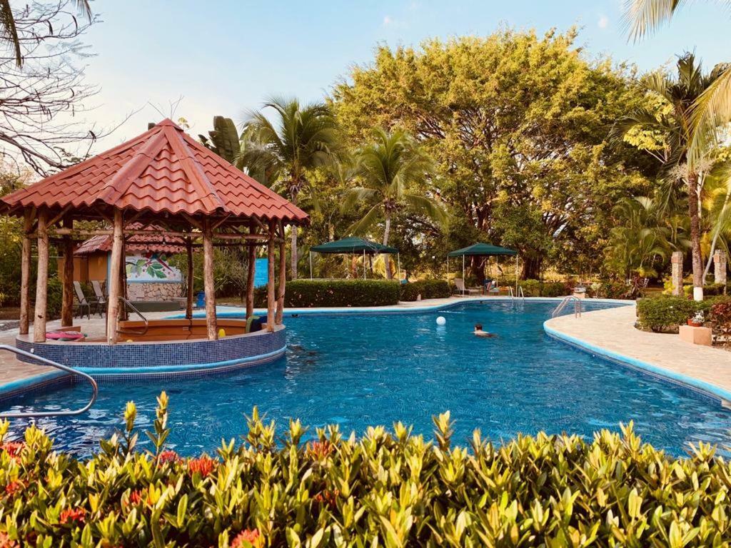 Getaways At Pueblo Real Hotel Quepos Kültér fotó